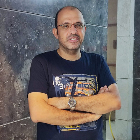 Dr. Wael Deabes's Headshot