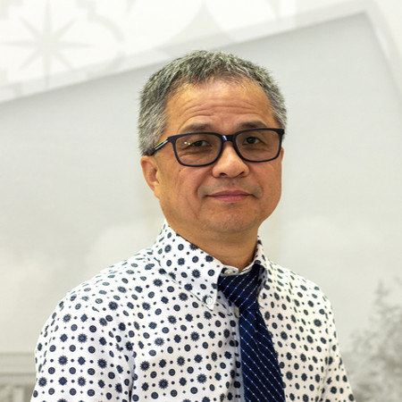 Dr. Young Lee's Headshot
