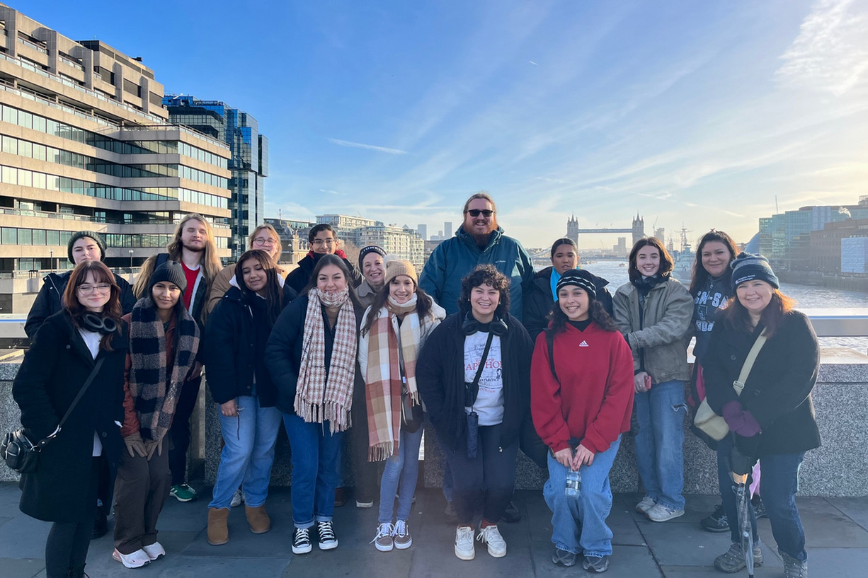 Joe_Sociology_London-bridge_.jpg