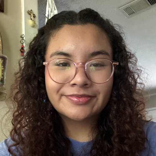 Yadirah-Ontiveros-Headshot