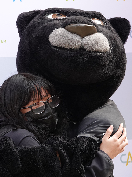 General the Jaguar Hug