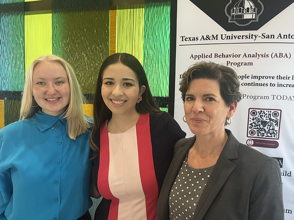 Communications Students With Professor