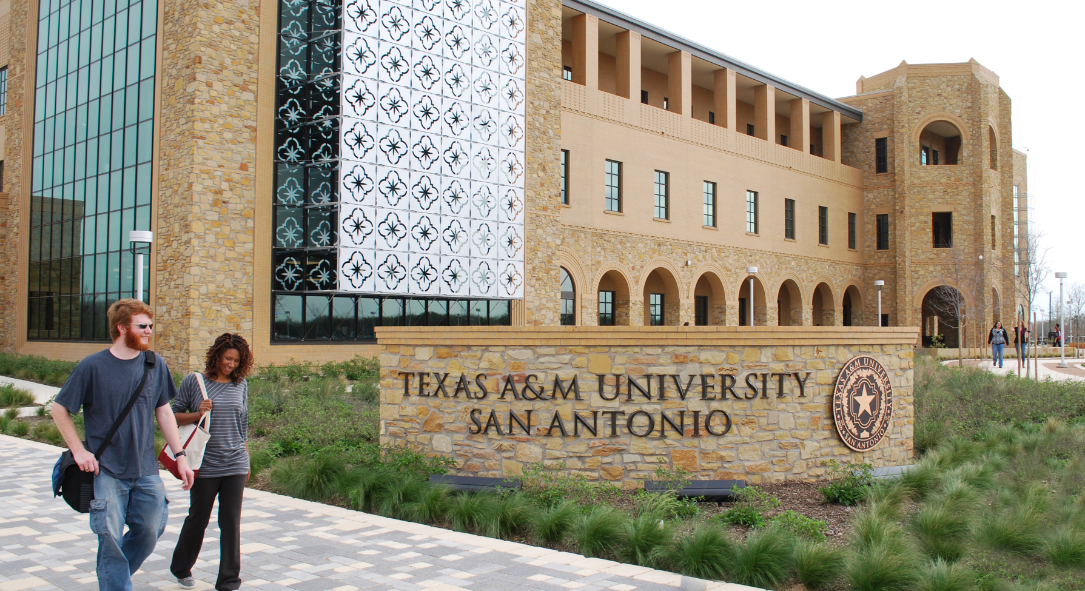 Mays Center for Experiential Learning and Community Engagement