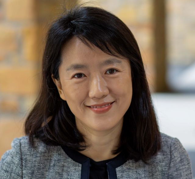 Eve Lee Headshot