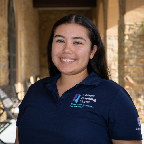 Mariah Navarro Professional Headshot