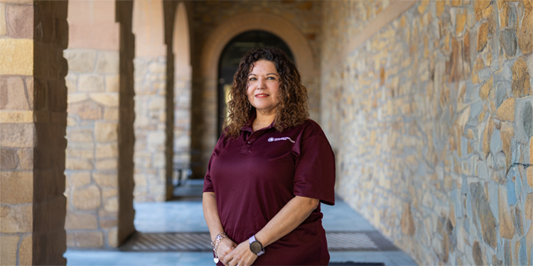 Irene Valdez Headshot