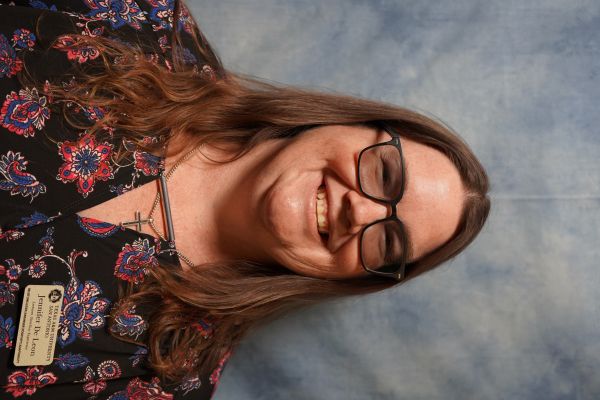 Jennifer De Leon's Headshot