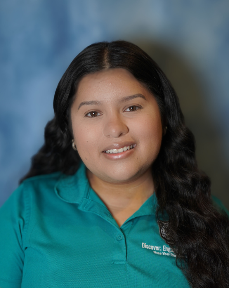 Ingrid Moncivaez Headshot